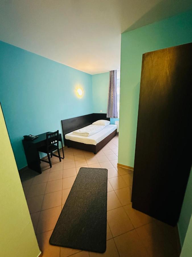 Angel Hotel Frankfurt am Main Exterior photo